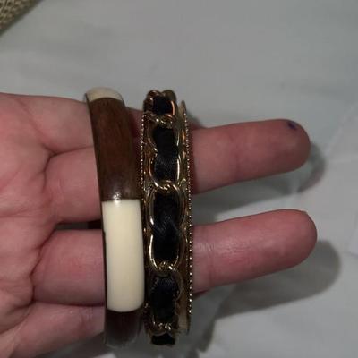 lot of 4 bracelets