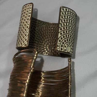 lot of 4 bracelets