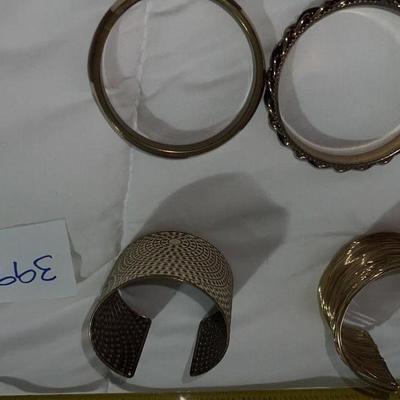 lot of 4 bracelets