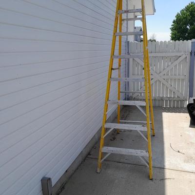 8 Foot Yellow fiberglass ladder