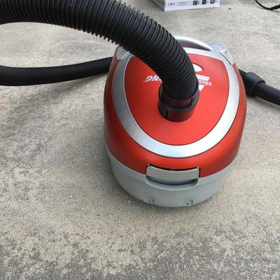 Bissell ZING vacuum cleaner, model 7100  08017B