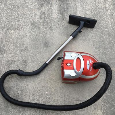 Bissell ZING vacuum cleaner, model 7100  08017B