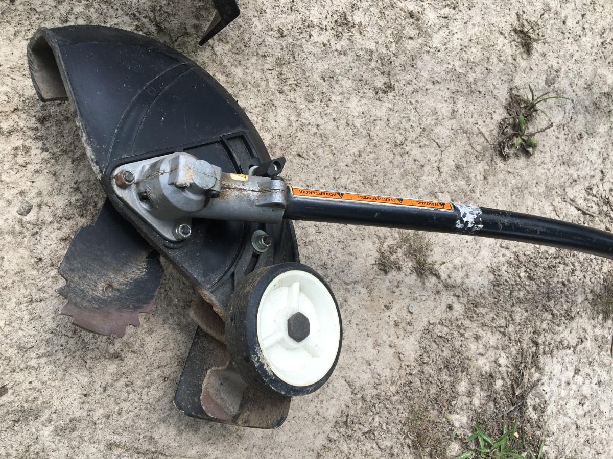 TroyBilt weed eater & edger, model TB475SS, NEEDS FUEL TANK & PRIMER
