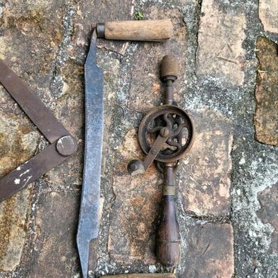 Antique tools LOT 2 - handcrank drill, planer, tongs