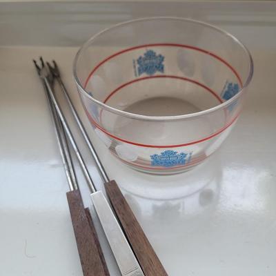 Vintage Superbowl kitchen