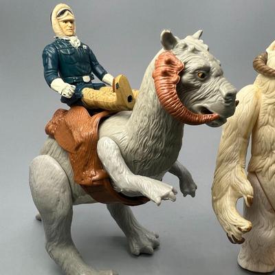 Vintage Star Wars Collectible Figurine Lot