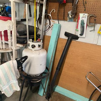 Burner, stand & propane tank for seafood cooking