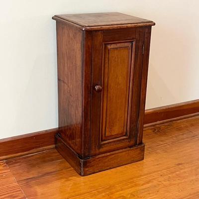 Solid Wood Adorable Accent Table ~ *Read Details