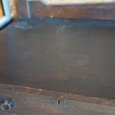 ANTIQUE ARTS AND CRAFTS STYLE SIDEBOARD.