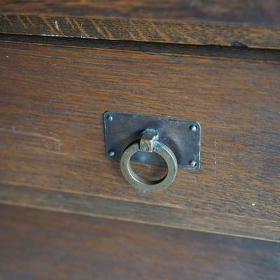 ANTIQUE ARTS AND CRAFTS STYLE SIDEBOARD.