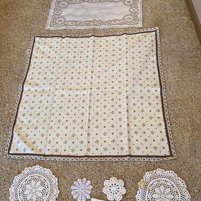 Tablecloth and Dollies