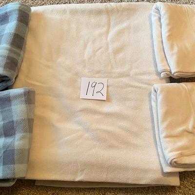 Polar Fleece Full Blanket and 4 Pillow Cases