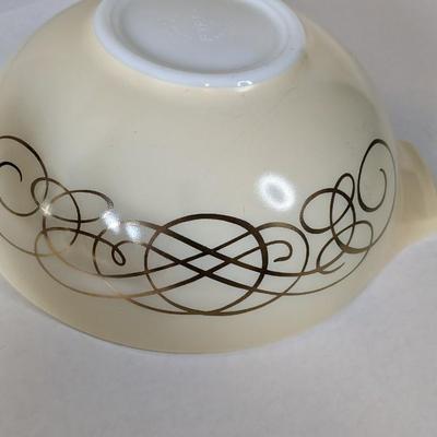 Pyrex Gold Scroll Chip and Dip Set