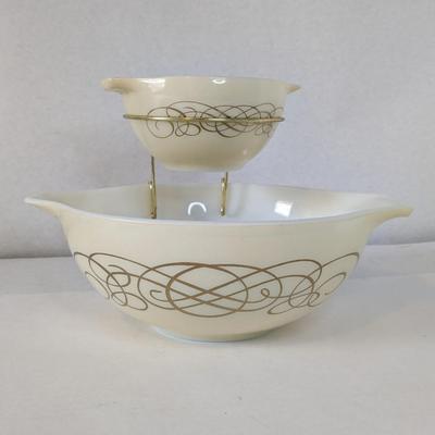 Pyrex Gold Scroll Chip and Dip Set