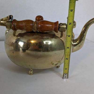 Decorative Collectors Tea Kettles