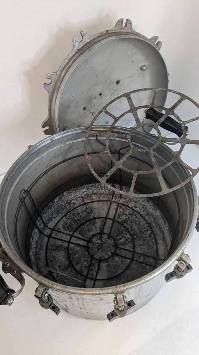 Antique pressure cooker value new arrivals