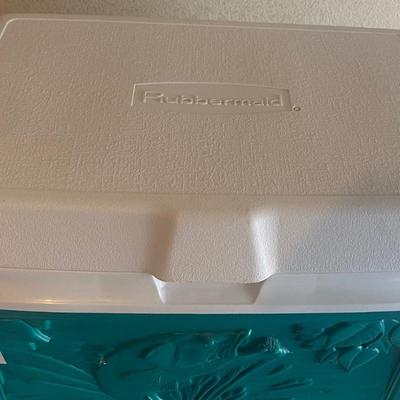 Like New Rubbermaid Cooler