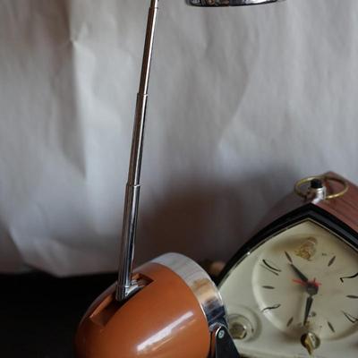 MID CENTURY MAGIC GLOW ALARM CLOCK/ HAMILTON INDUSTRIES DESK LAMP