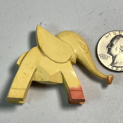 VINTAGE BAKELITE? ART DECO ELEPHANT 1-3/4â€ TALL