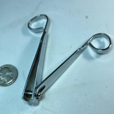 DELUXE TOE NAIL CLIPPERS 4-1/4â€ LONG