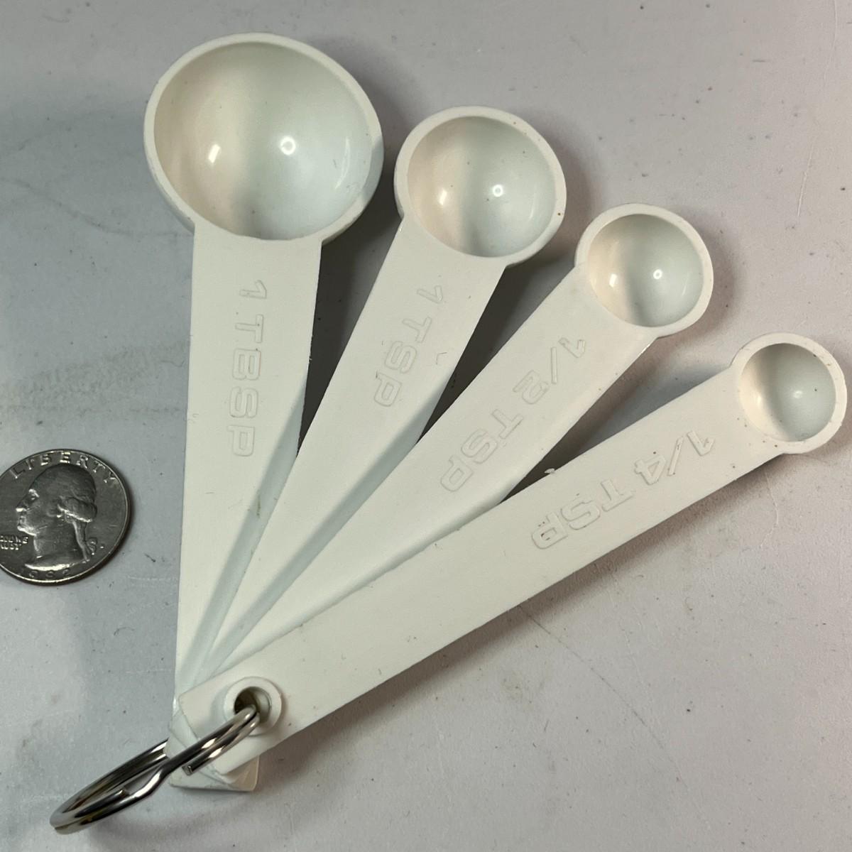 PLASTIC MEASURING SPOONS