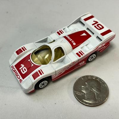 MAISTO TOY PORSCHE 956