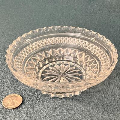 FANCY GLASS CANDY BOWL 5â€ DIAMETER