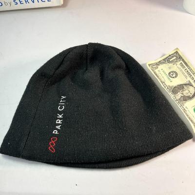 BLACK KNIT PARK CITY BEANIE