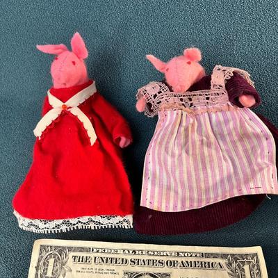 HAND MADE PAIR OF TOY PIGS 5-1/2â€ TALL