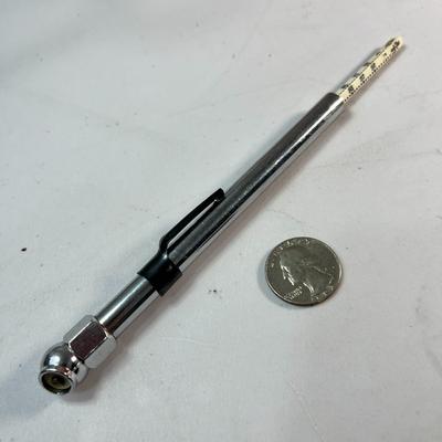 TIRE PRESSURE GAUGE WITH POCKET CLIP