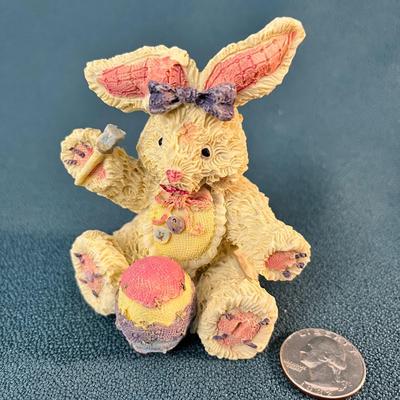 3-1/2â€ FUN BUNNY FIGURINE