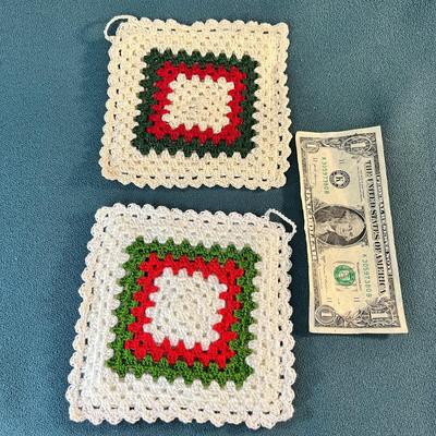 VINTAGE CROCHETED POT HOLDERS 2 PC. 5-1/2â€ SQUARE