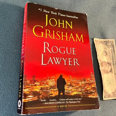 GRISHAM SOFTBACK BOOK â€œROGUE LAWYERâ€