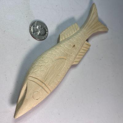 CARVED WOOD FISH 7-1/2â€ LONG