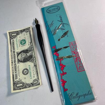 CALLIGRAPHY PEN WITH EXTRA NIBS NEW IN PACKAGE