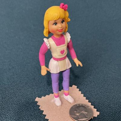 VINTAGE 1990 LGTI 3-1/2â€ TALL POSABLE GIRL FIGURE