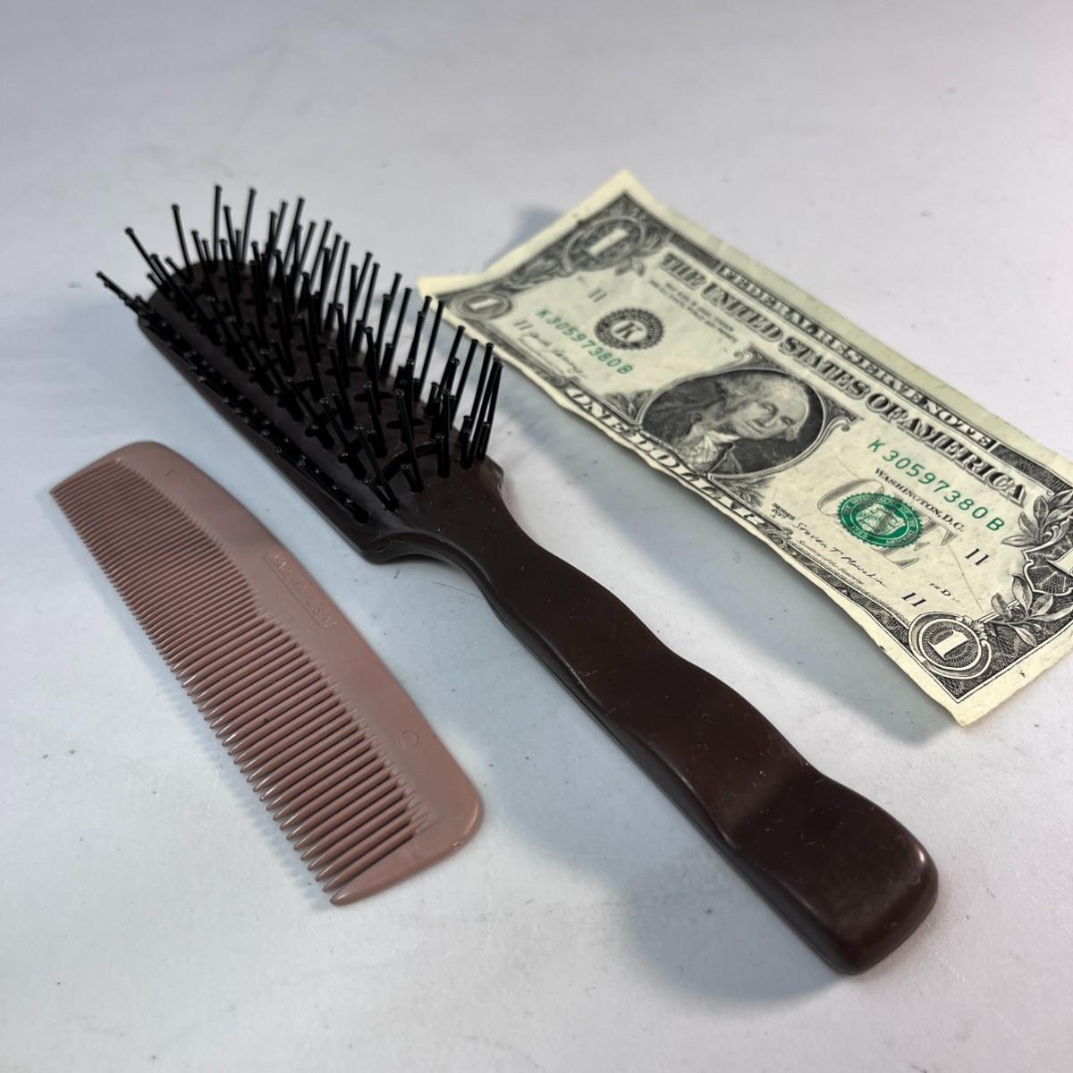 BROWN COMB AND HAIR BRUSH SET CLEAN