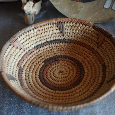 GROUPING OF NATIVE AMERICAN ITEMS TO INCLUDE A KATCHINA DOLL, POSSIBLE INUIT DANCE DRUM AND HOPI WOVEN DEEP PLATE