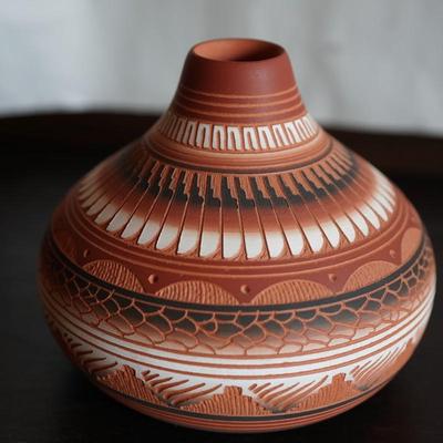 SUSAN CHARLIE NAVAJO POTTERY CARVED RED CLAY POT WITH FEATHER PATTERN