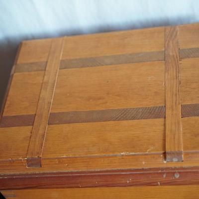 PINE DOVETAIL BOX OF HAND CRAFT.