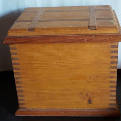 PINE DOVETAIL BOX OF HAND CRAFT.