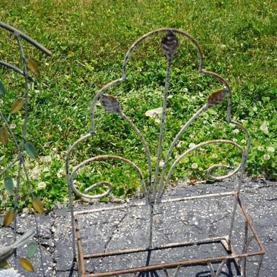 THREE VERY NICE METAL YARD ART DECOR TO INCLUDE WIRE POT HOLDER