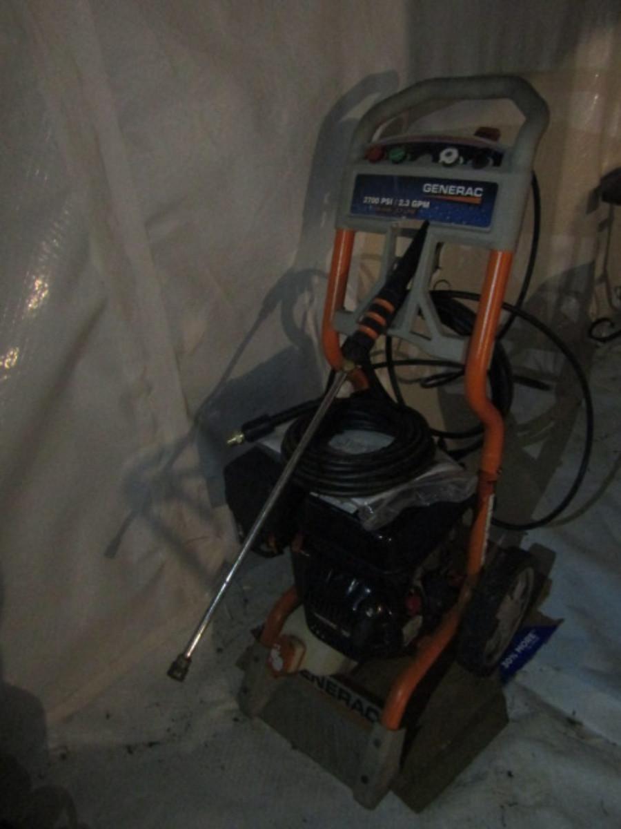 Generac Pressure Washer 2700 PSI/ 2.3 GPM
