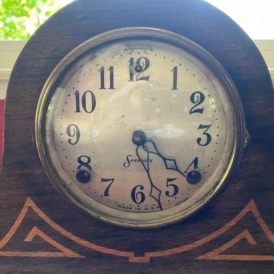 Antique/vintage tabletop clock