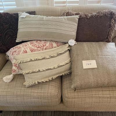 Set of decorative pillows