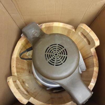 Oster Ice Cream shop 4-quart wooden bucket ice cream maker