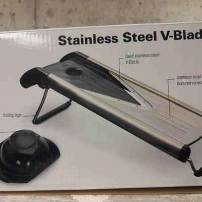 Kitchen gadgets- New Vida salt & pepper shaker set and V blade Mandoline slicer