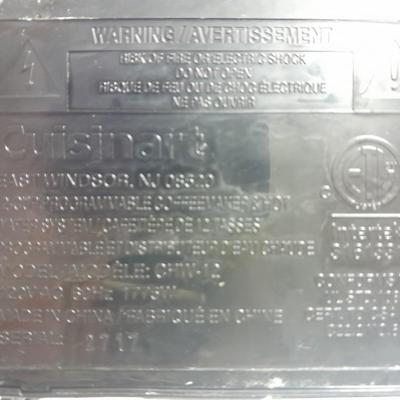 Cuisinart Coffee Maker.  Pot or single brew Coffee with coffee mugs