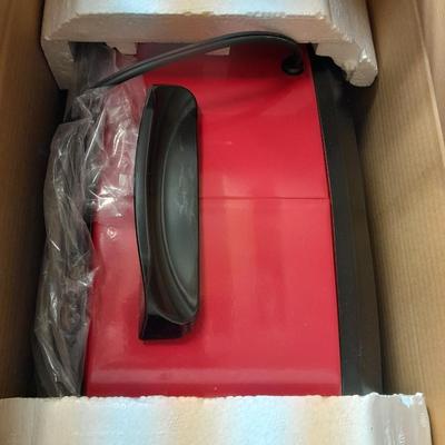 Nesco 18 Quart Roaster oven, roasts, slow cooks, bakes, and steams