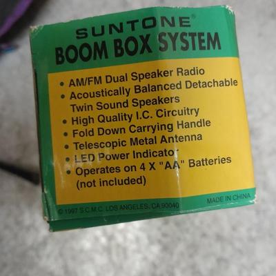 Photoflex Galen Powell Hiking Backpack / bug out bag with battery operated Suntone AM/FM Boom box